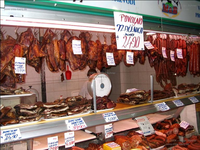 Prsut jedglicher Art und Gte auf einem Markt in Zagreb