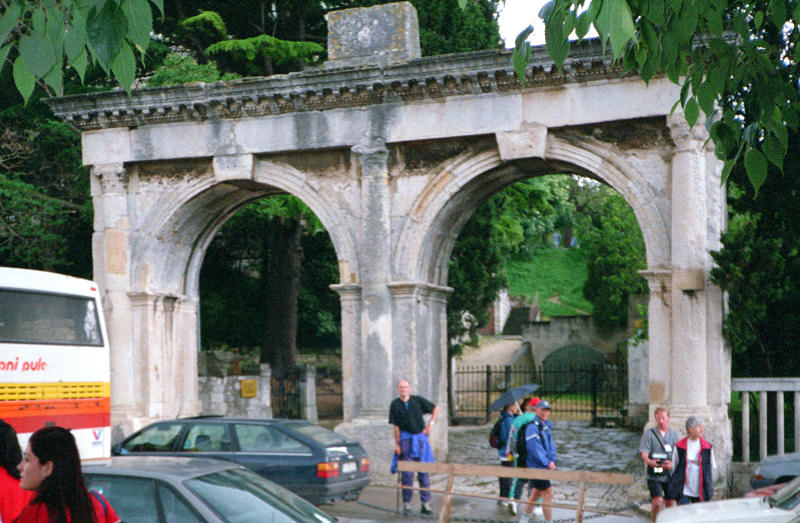 Porta Gemina -  Doppeltor aus dem 2. Jahrhundert, urspr�nglich Teil der antiken Stadtmauern von Pula