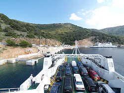 Reisebericht - mit tuifly.com nach Mali Losinj in Kroatien - Blick auf die F�hranlegstelle Merag auf der Insel Cres