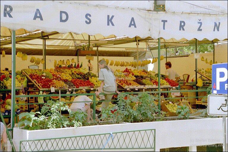 Obst- und Gemsemarkt in Mali Losinj