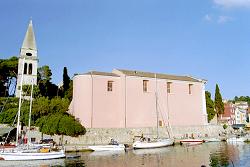 die prachtvolle Barockkirche des hl. Anton aus dem 17. Jh. im Hafen von Veli Losinj